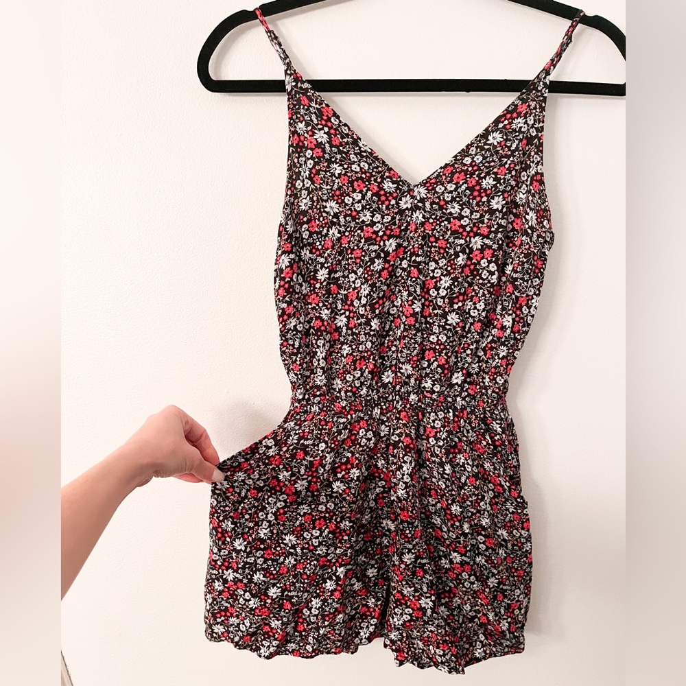 Bundle 4 ($10 items for $20) Women's H&M Floral Jumpsuit | Romper